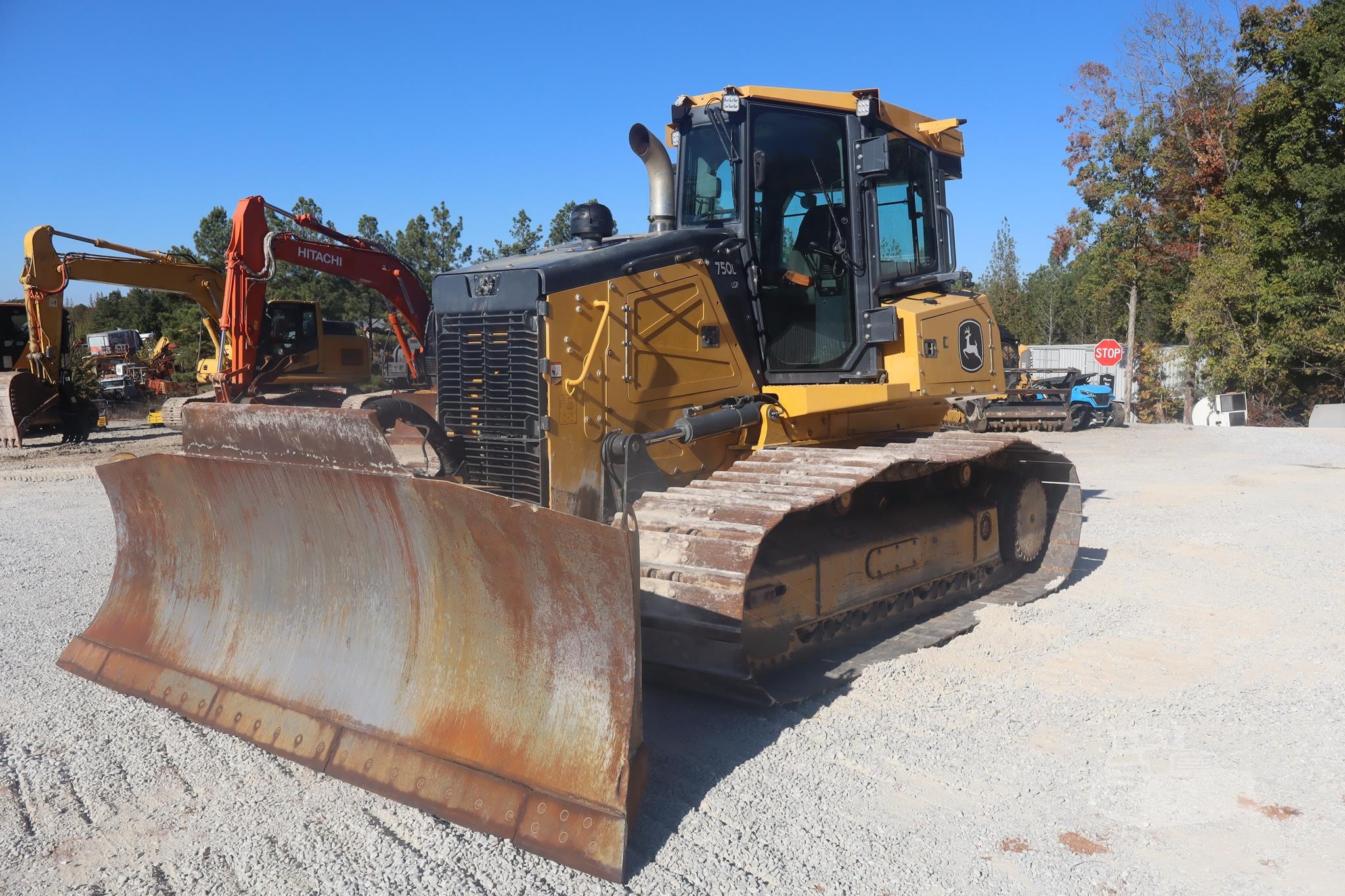 2022 John Deere 750L LGP