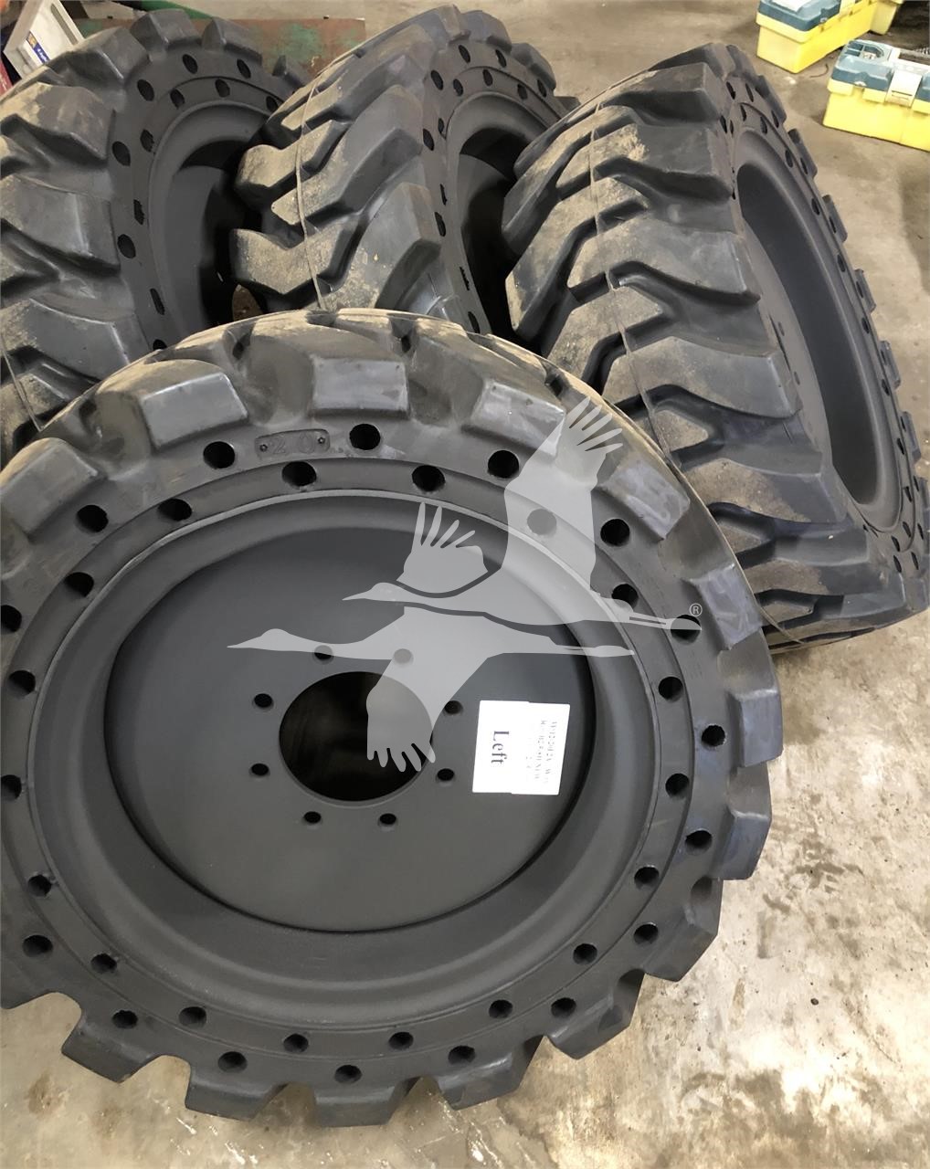 2026 Tires BOBCAT 33 X 12-20 CA04022021CL