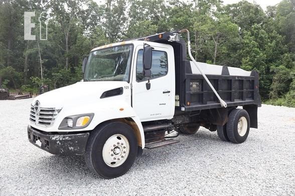 2005 Hino 268