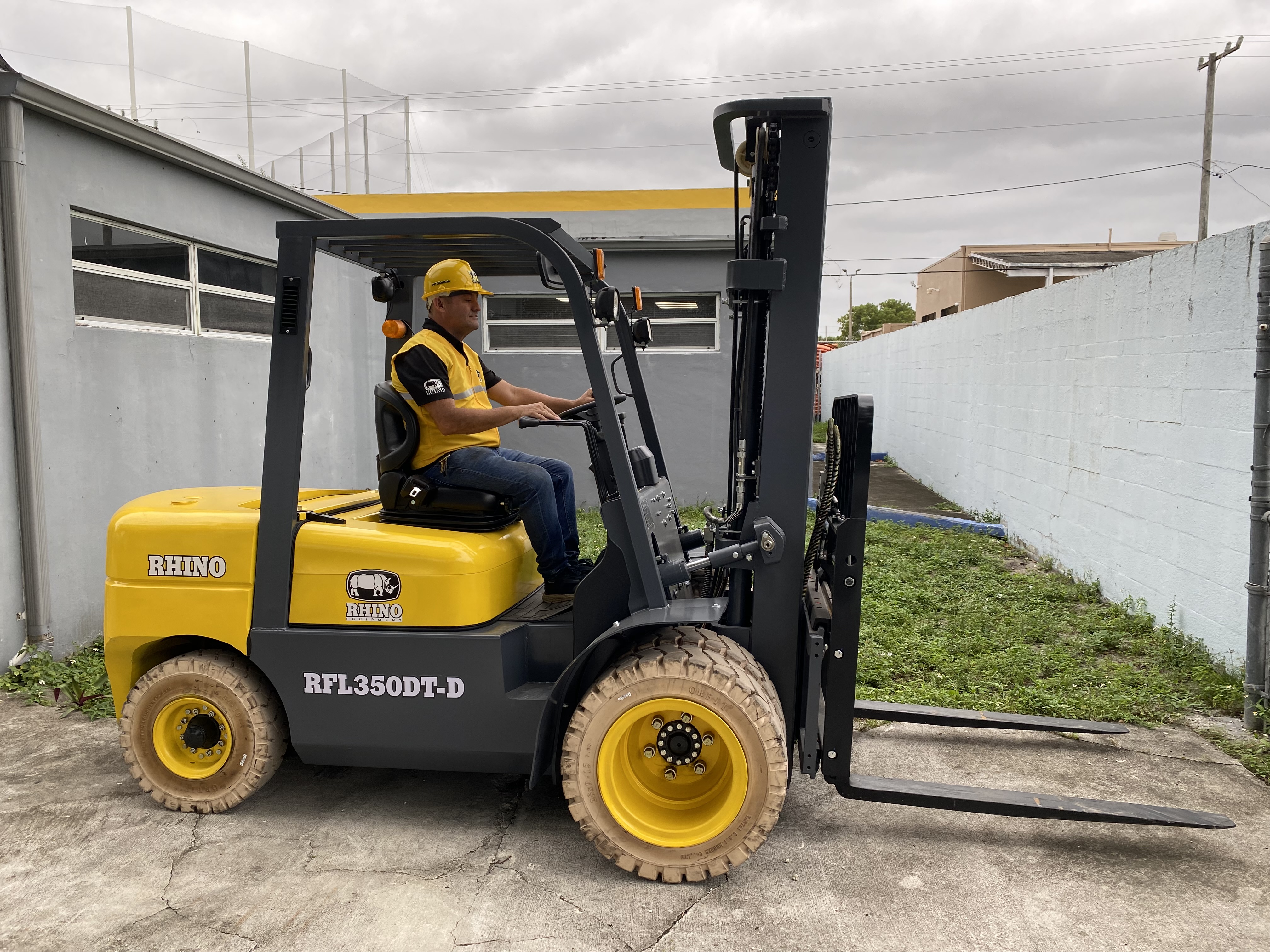 2026 Rhino RFL350DT-D Dual Front Tire Diesel Forklift ( Powered by Kohler )