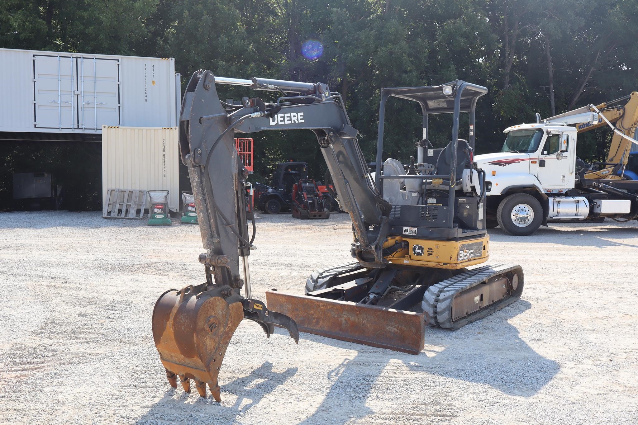 2017 John Deere 35G