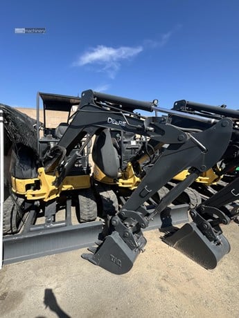 2014 DEERE 27D